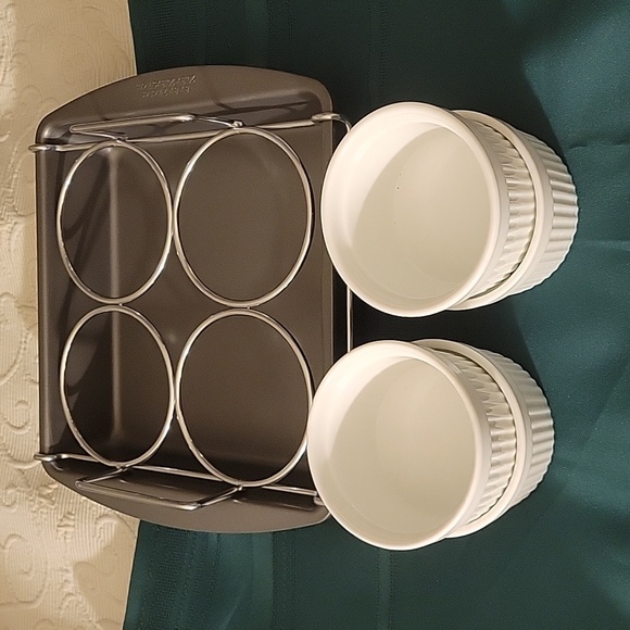 (4) Chicago Metallic Bakeware Set - Picture 7 of 13